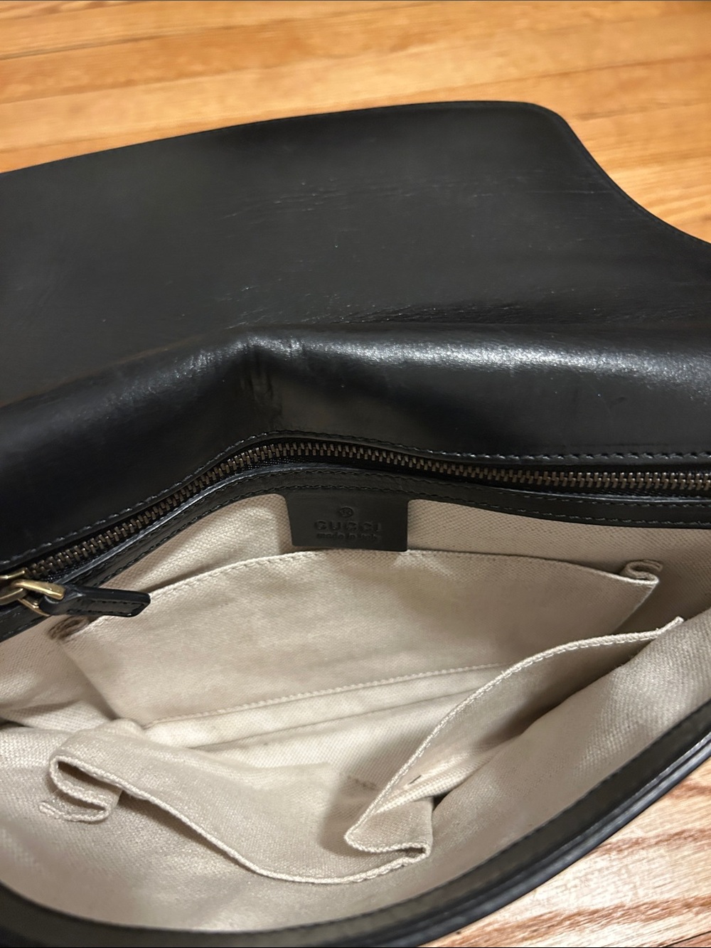 Gucci Black Leather Bag with Gold Accents - Picture 4 of 8